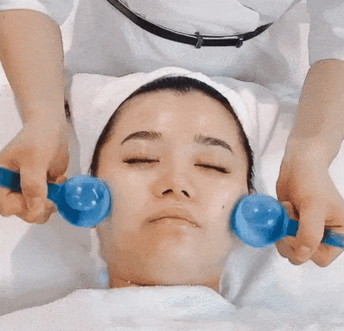美图秀秀修颈纹游戏截图