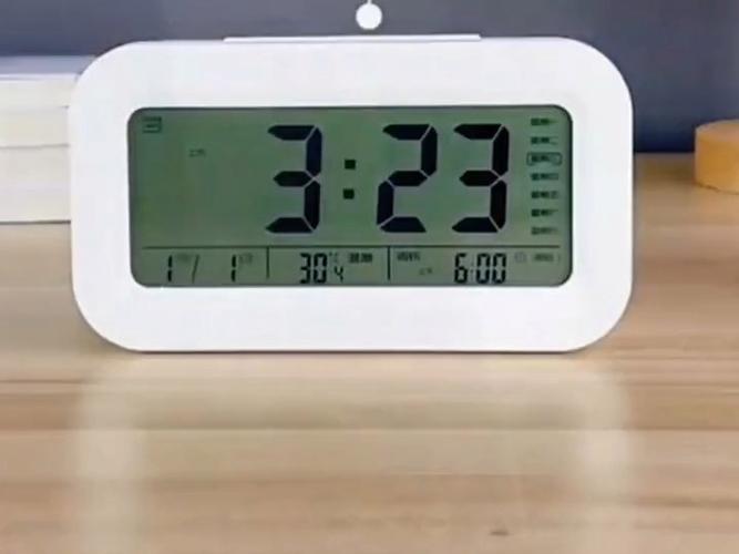 手机桌面没有闹钟显示游戏截图