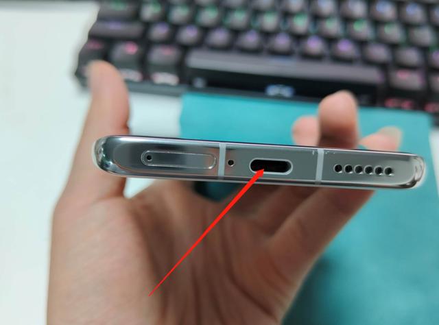 华为耳机孔在哪个位置游戏截图