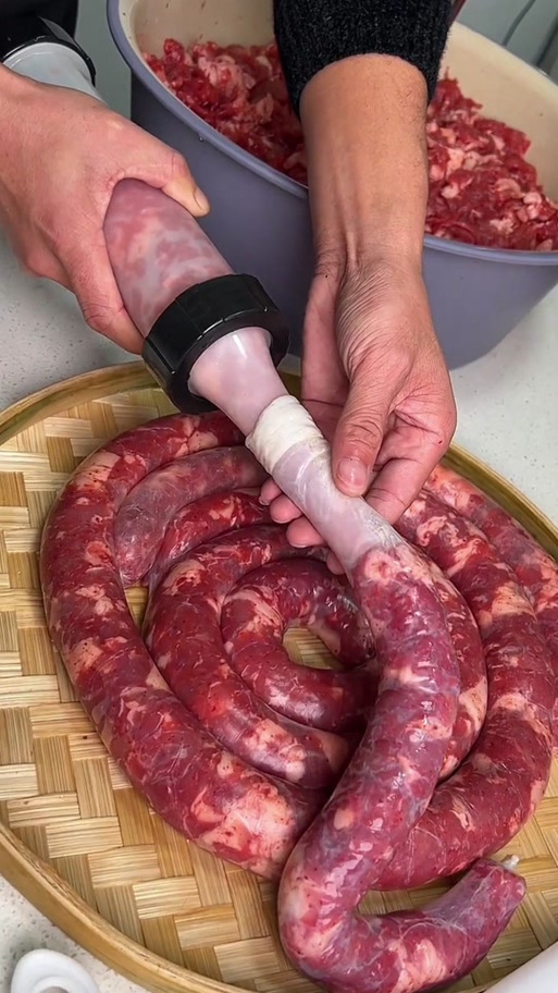 塑料肠衣灌肉肠的做法缩略图