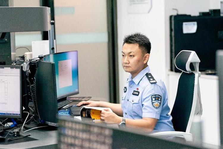 网警是干什么的游戏截图