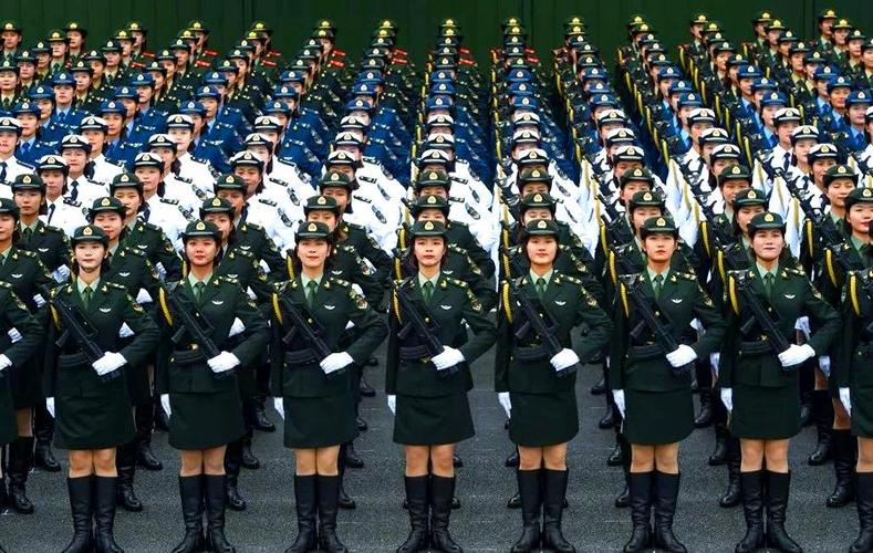2019阅兵女兵方队美女游戏截图