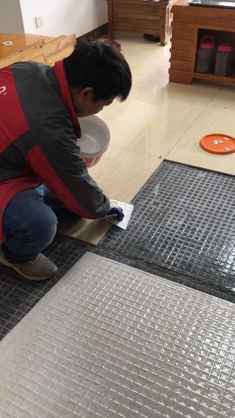 地板砖空鼓最简单的修补方法缩略图
