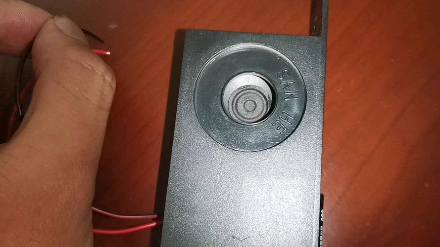 老式防盗门门铃缩略图