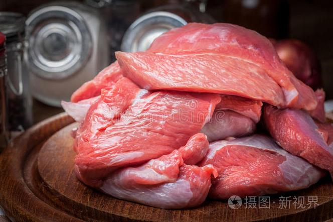鸡肉熟了但是肉粉红色缩略图