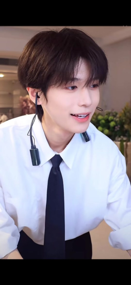 抖音年度十佳男主播缩略图