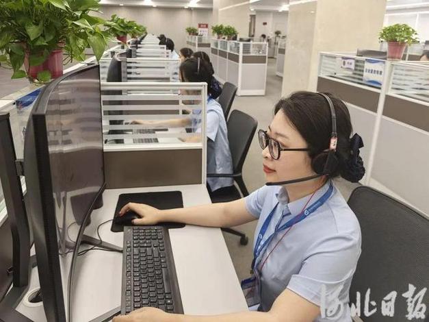 阳光人工客服电话24小时游戏截图