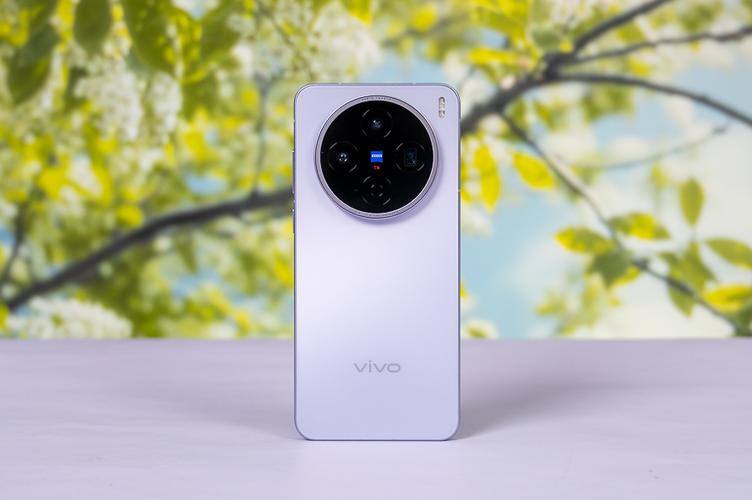 vivo发布的最新款的手机是哪款缩略图
