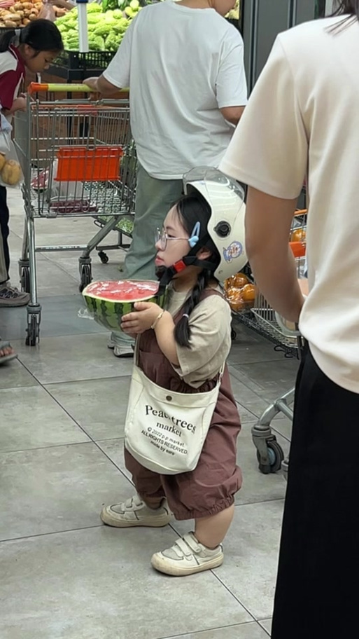 抖音袖珍女孩缩略图