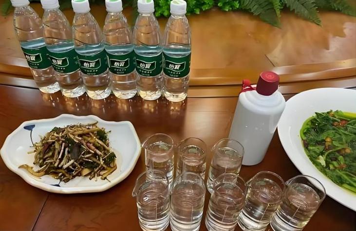 喝完酒可以喝白开水吗缩略图