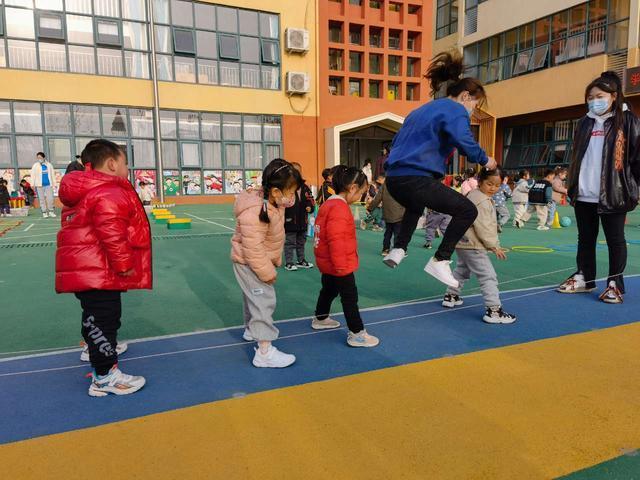 小v总是自己跳出来缩略图