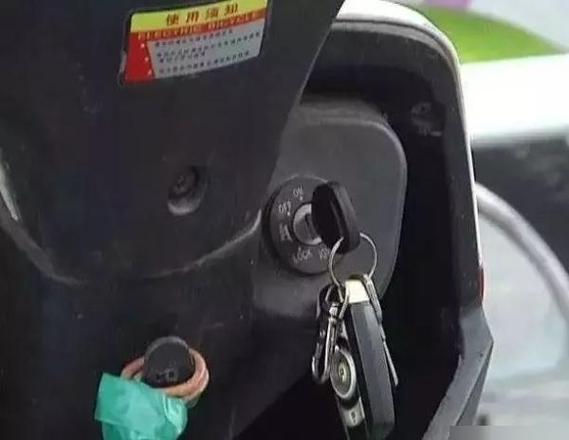 电瓶车钥匙忘记关了对电瓶有影响吗缩略图