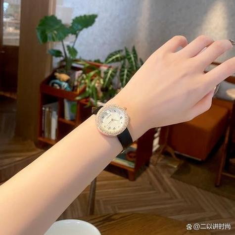 女人手表戴哪只手聚财缩略图