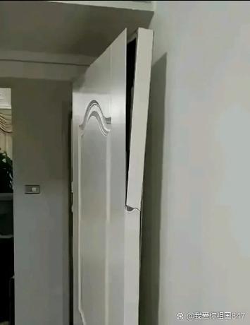卧室门突然关不了游戏截图