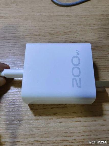 vivo手机快充电器功率是多少缩略图
