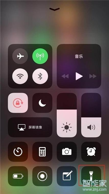 苹果11pro怎样关闭手电缩略图