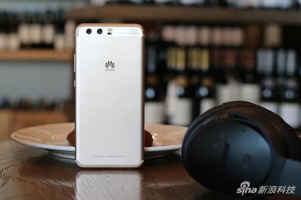华为手机背面标志图案是哪款缩略图