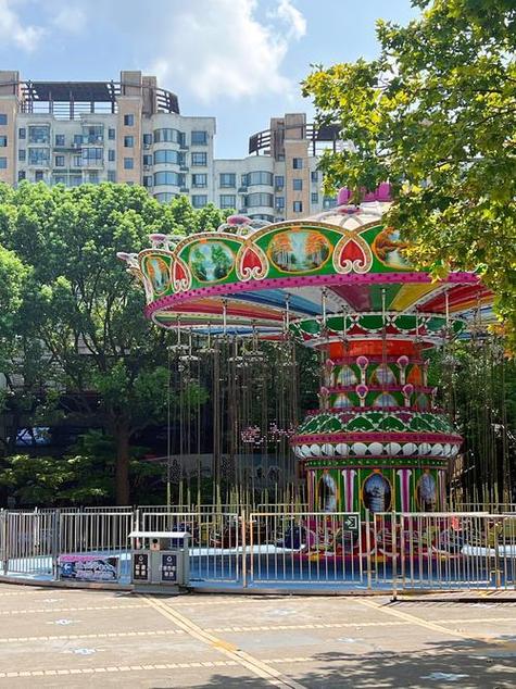 很多年前一个建游乐场的游戏缩略图
