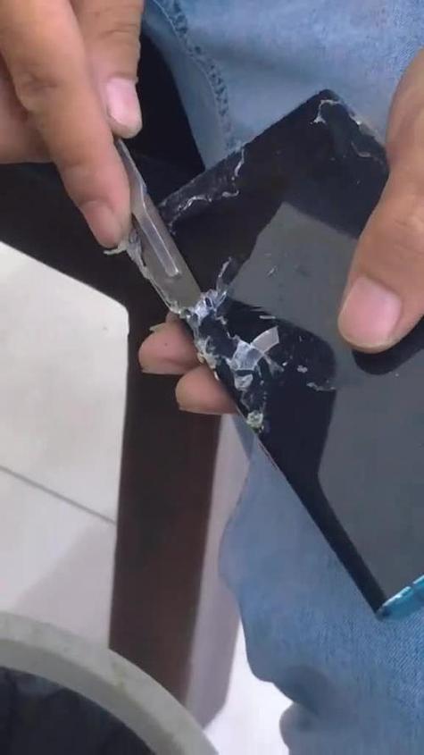 手机上贴的膜可以撕掉吗缩略图
