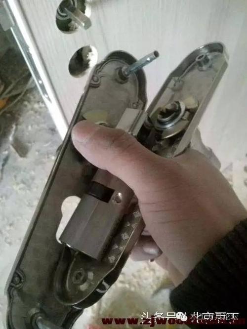 老式门锁安装步骤图解缩略图