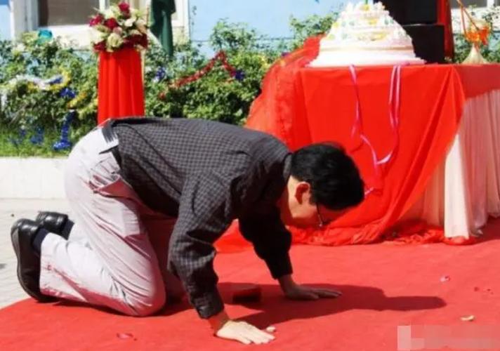 母亲给儿子下跪会折谁的寿缩略图