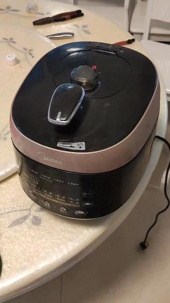 美的电压力锅盖子拆解缩略图