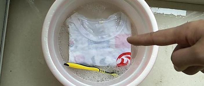 洗衣液没洗干净衣服发黄缩略图