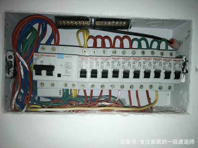 家里插座一直跳闸缩略图