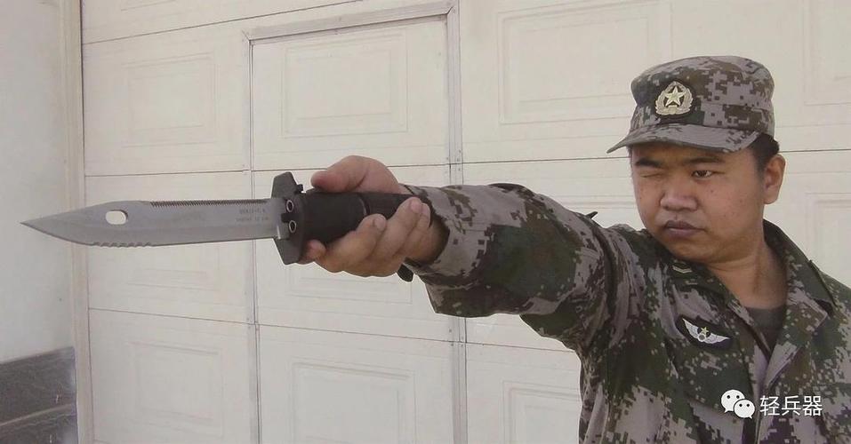 特种兵的武器装备缩略图
