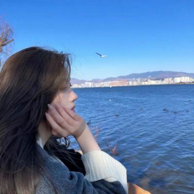 适合女生头像干净气质游戏截图