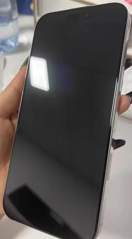 为什么黑边膜不建议贴缩略图
