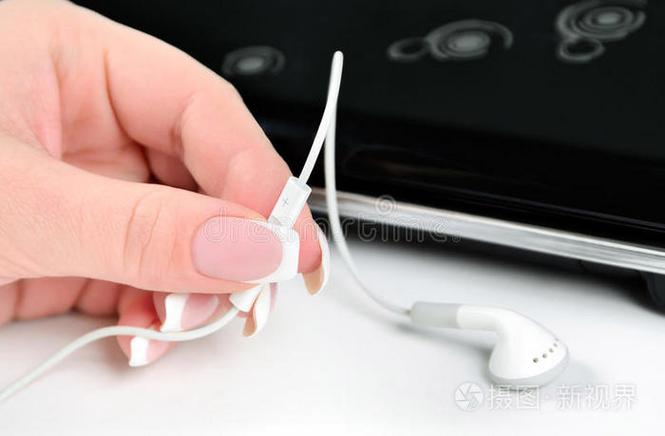 调节音量键一直显示耳机音量缩略图