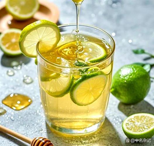 柠檬泡水加什么好缩略图