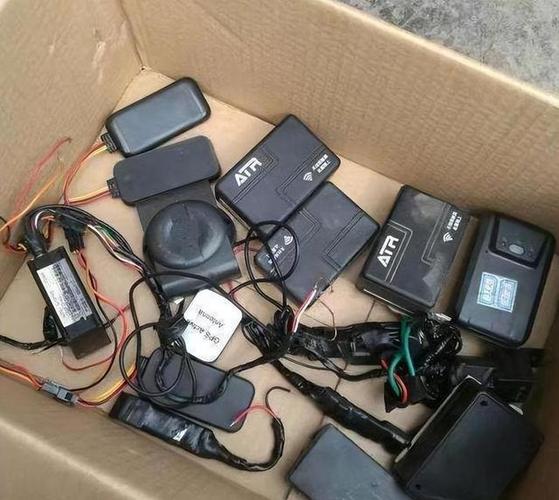 汽车隐藏GPS定位器缩略图