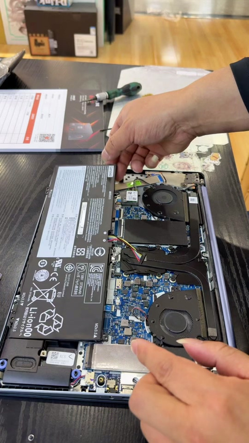 联想小新拆后盖缩略图
