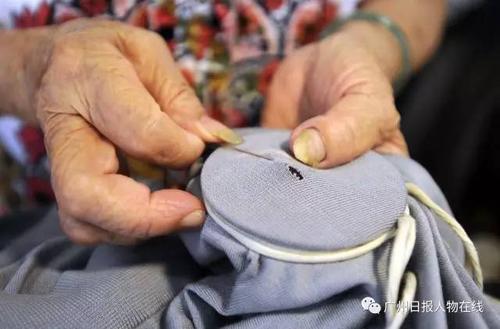 自己手工做衣服游戏截图
