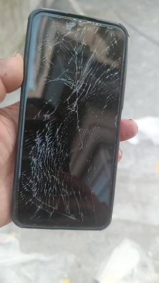 手机摔了感觉变卡了缩略图