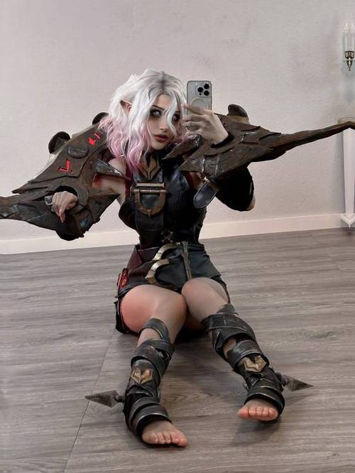 英雄联盟cosplay女英雄缩略图