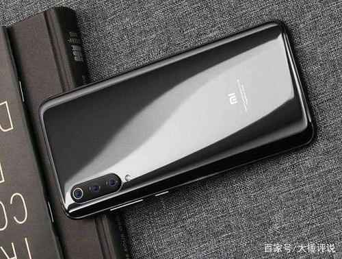 小米九上面的孔是干嘛的缩略图