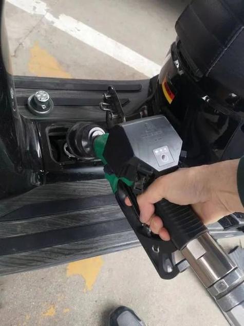 踏板摩托车备用油箱游戏截图