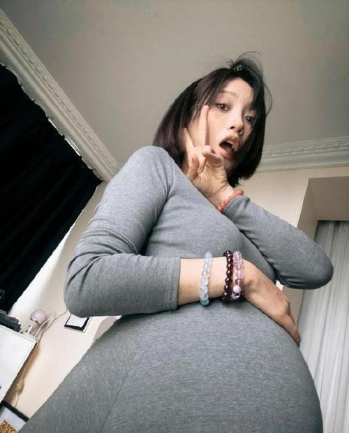 怀孕超级大肚子缩略图