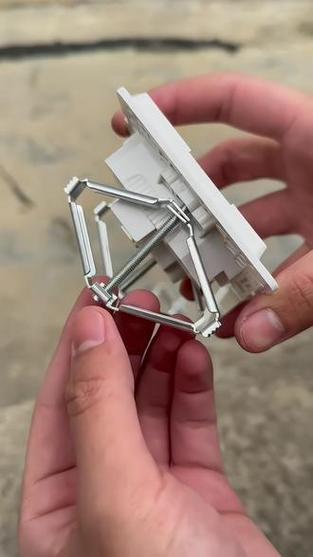 插座暗盒固定器缩略图