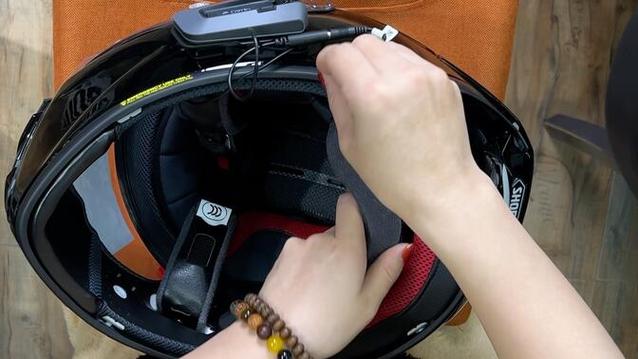 蓝牙耳机头盔安装方法缩略图