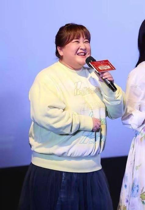 贾玲缩略图