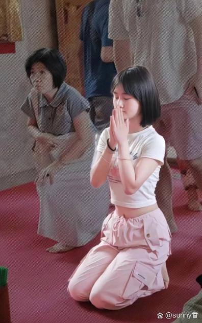 许愿是站着还是跪着缩略图