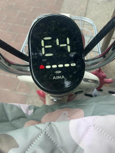 雅迪电瓶车显示e4是什么意思缩略图