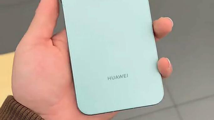 华为手机背面绿色是哪款缩略图