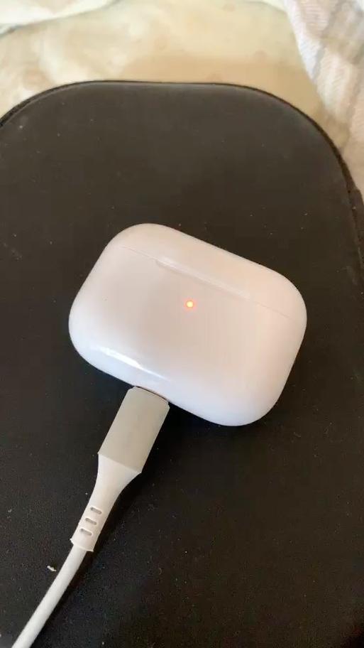苹果蓝牙耳机充电时候灯什么颜色缩略图