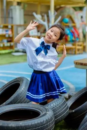 小朋友幼儿园视频图标