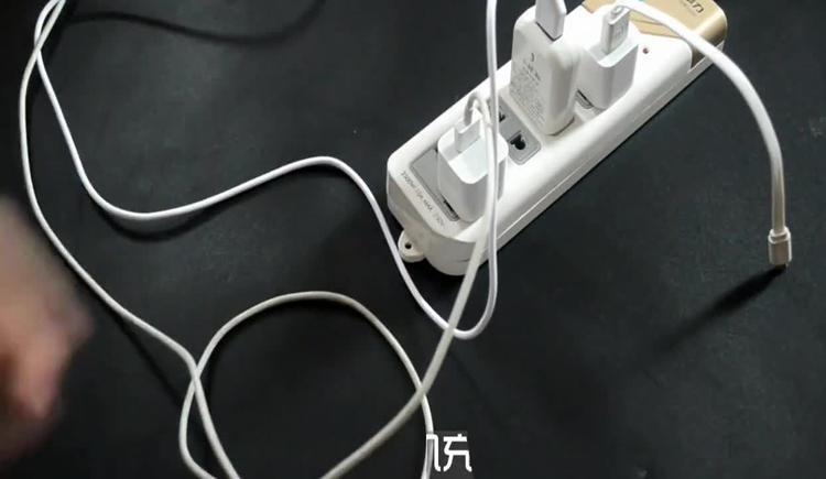 充电器插头一直插在插座上好吗缩略图
